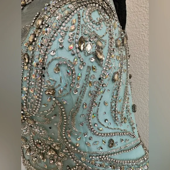 Beaded Bodice Prom Dress 👗 - Picture 6 of 12